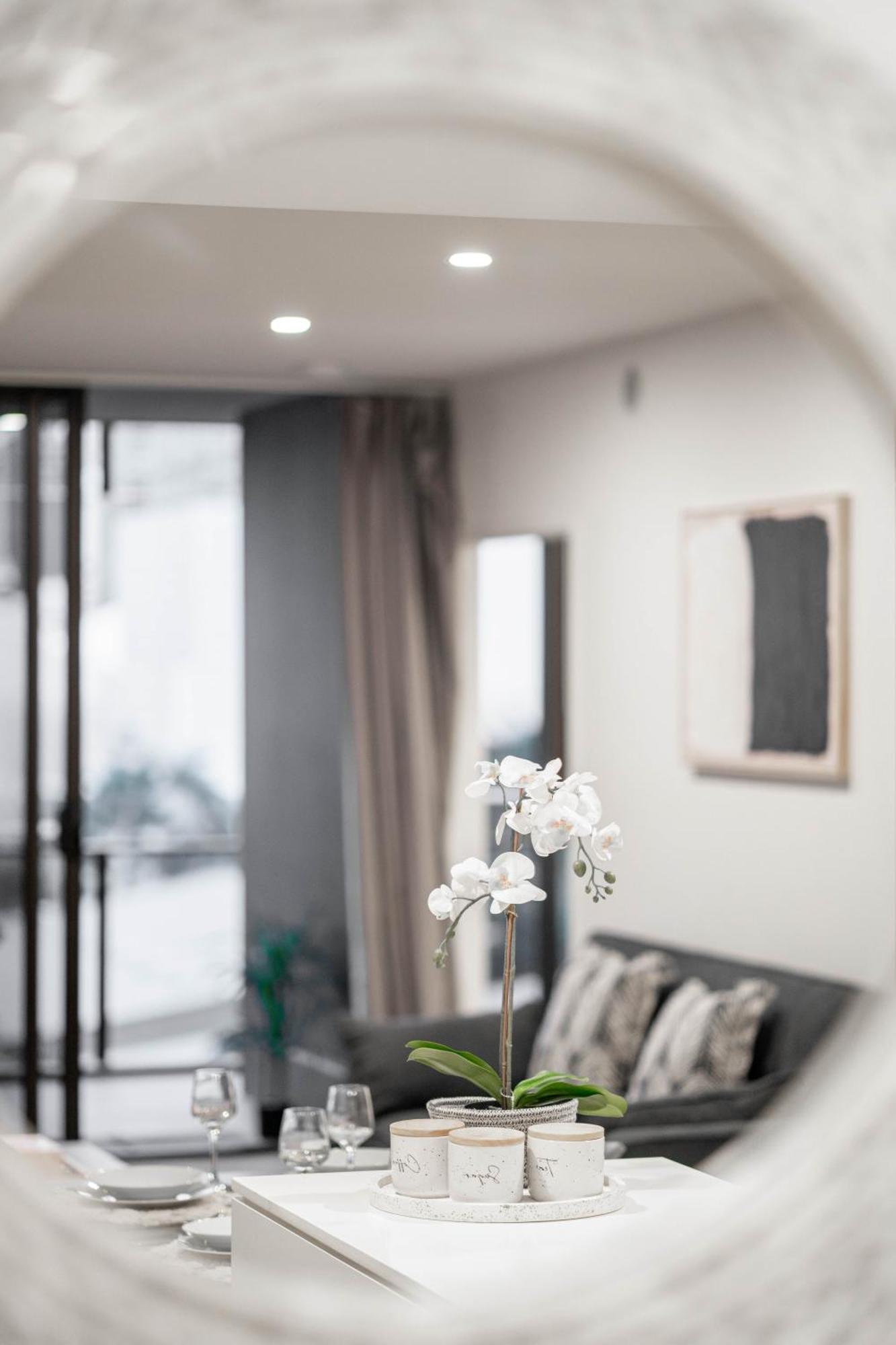 Urban Elegance 2b2b W Parking, Pool South Apartment *