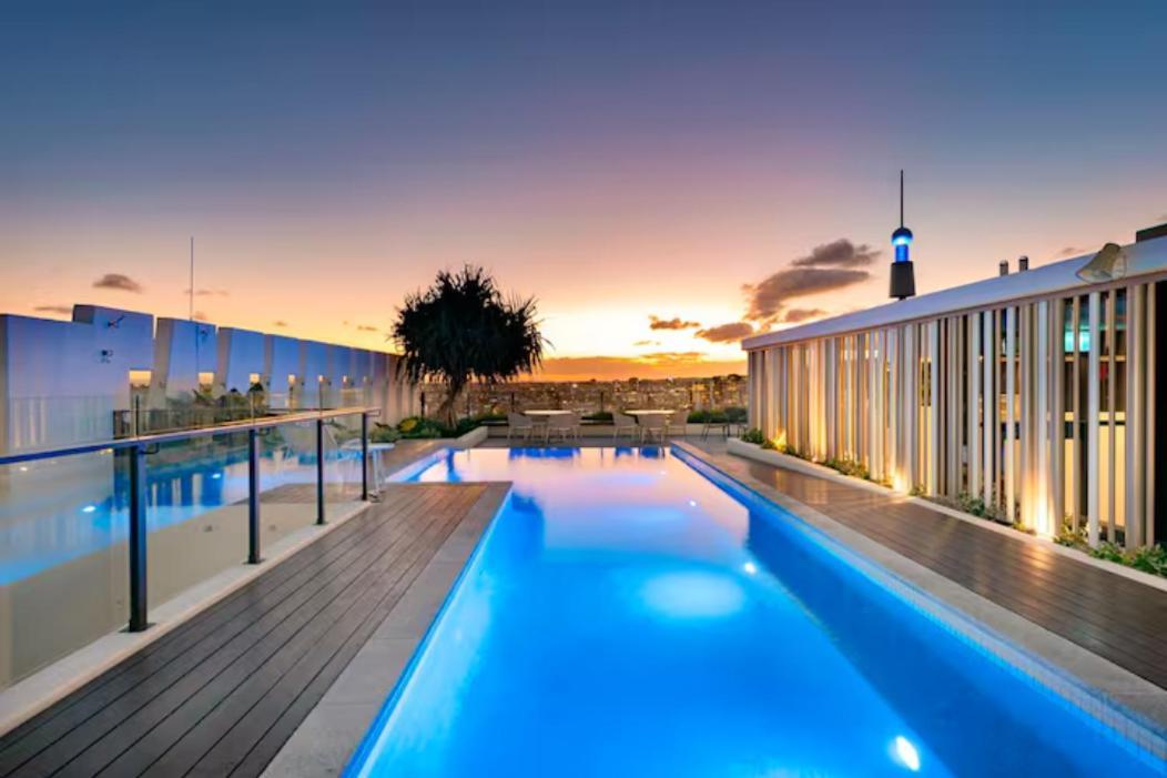 Urban Elegance 2b2b W Parking, Pool South Apartment Brisbane