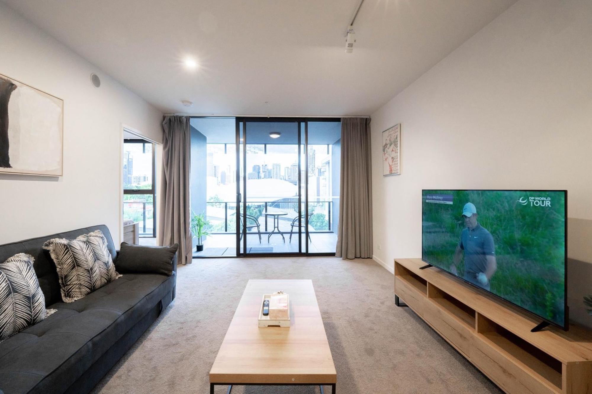 Urban Elegance 2b2b W Parking, Pool South Brisbane