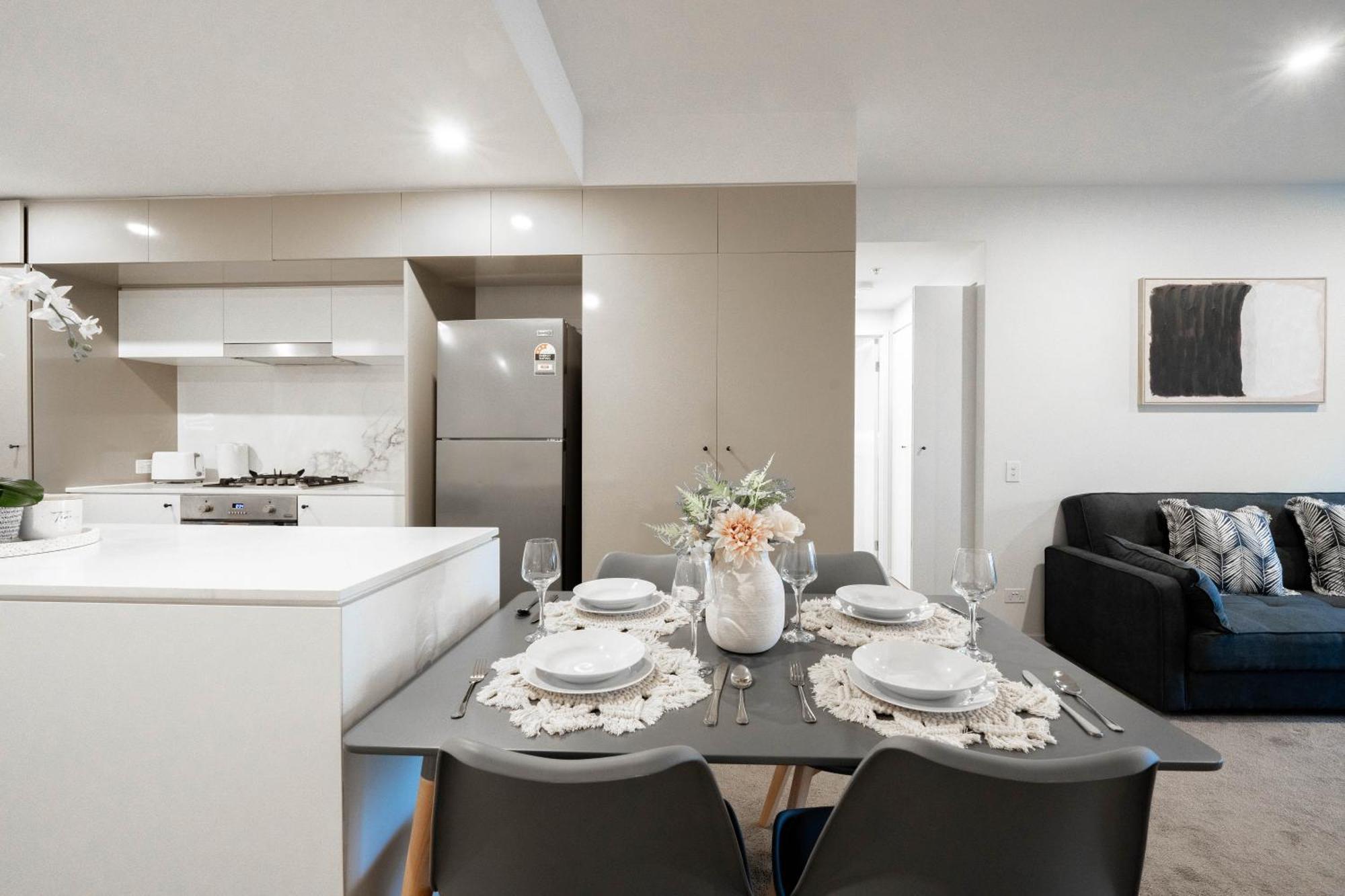 Urban Elegance 2b2b W Parking, Pool South * Brisbane
