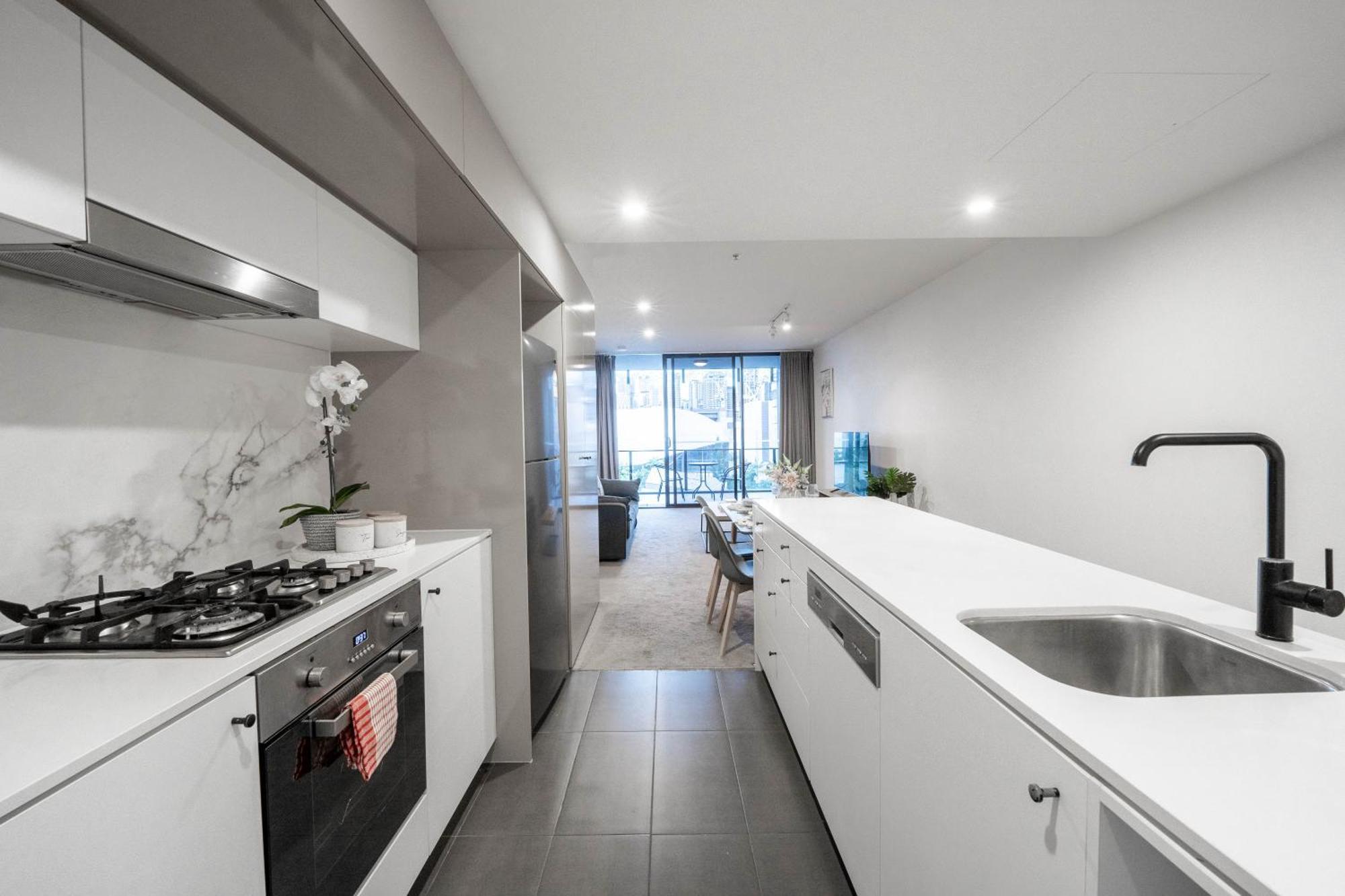 Urban Elegance 2b2b W Parking, Pool South Apartment *