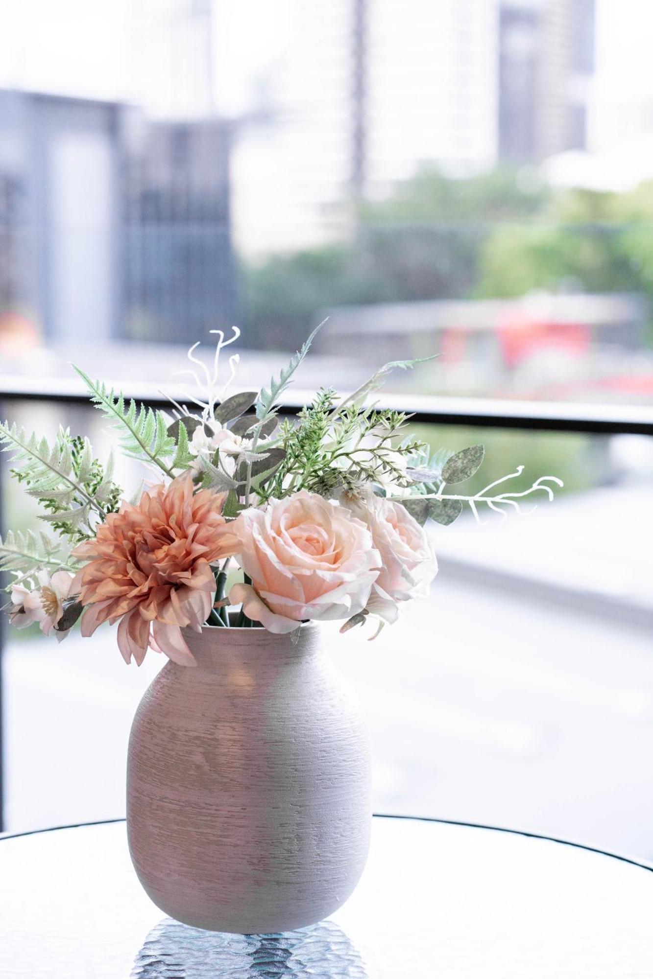 Urban Elegance 2b2b W Parking, Pool South Apartment Brisbane