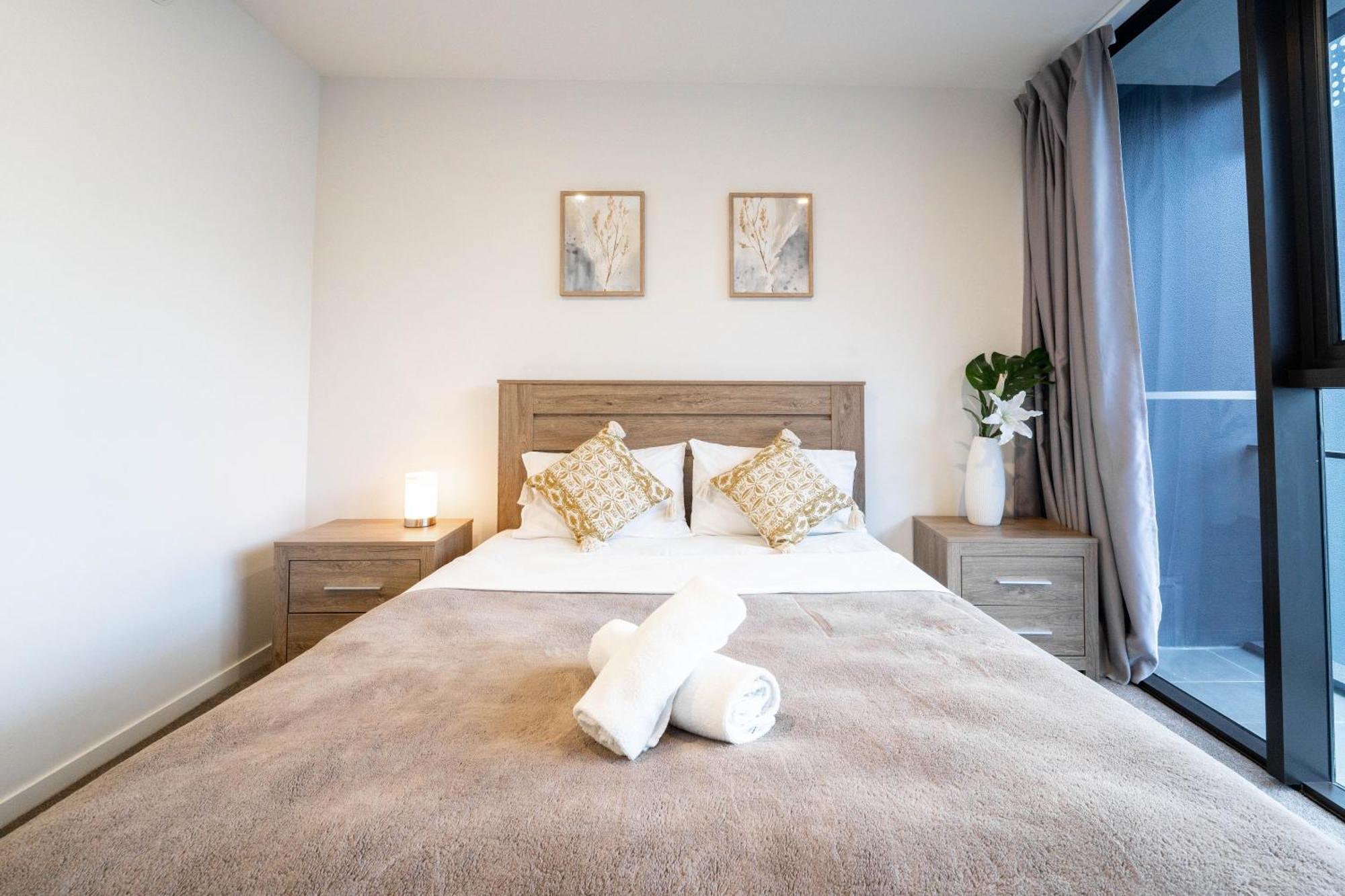 Urban Elegance 2b2b W Parking, Pool South Apartment *