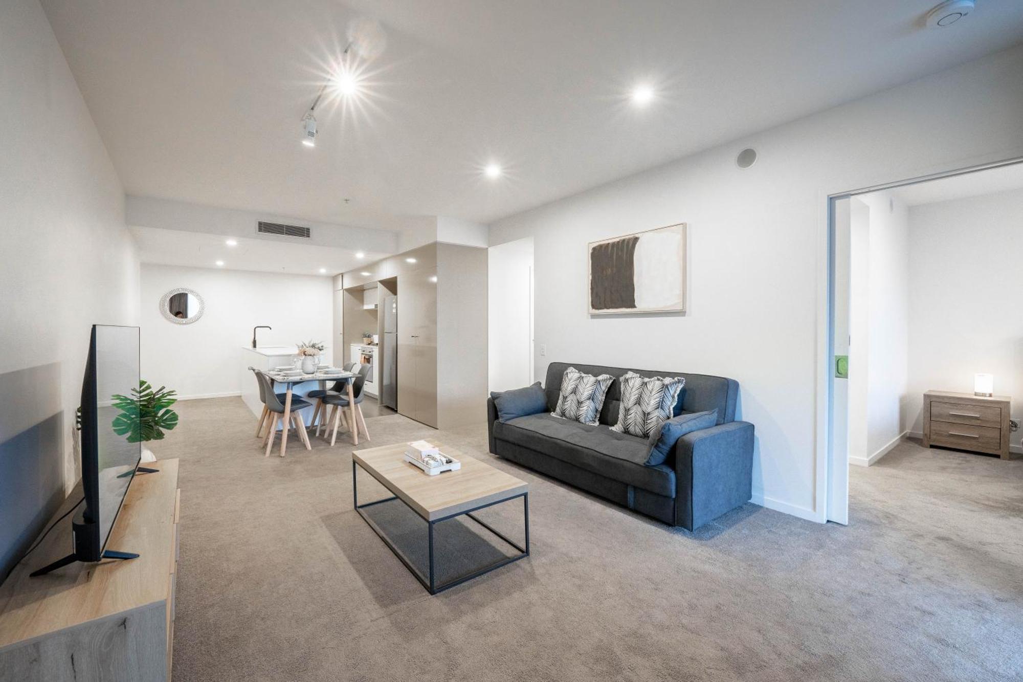 Urban Elegance 2b2b W Parking, Pool South Apartment Brisbane