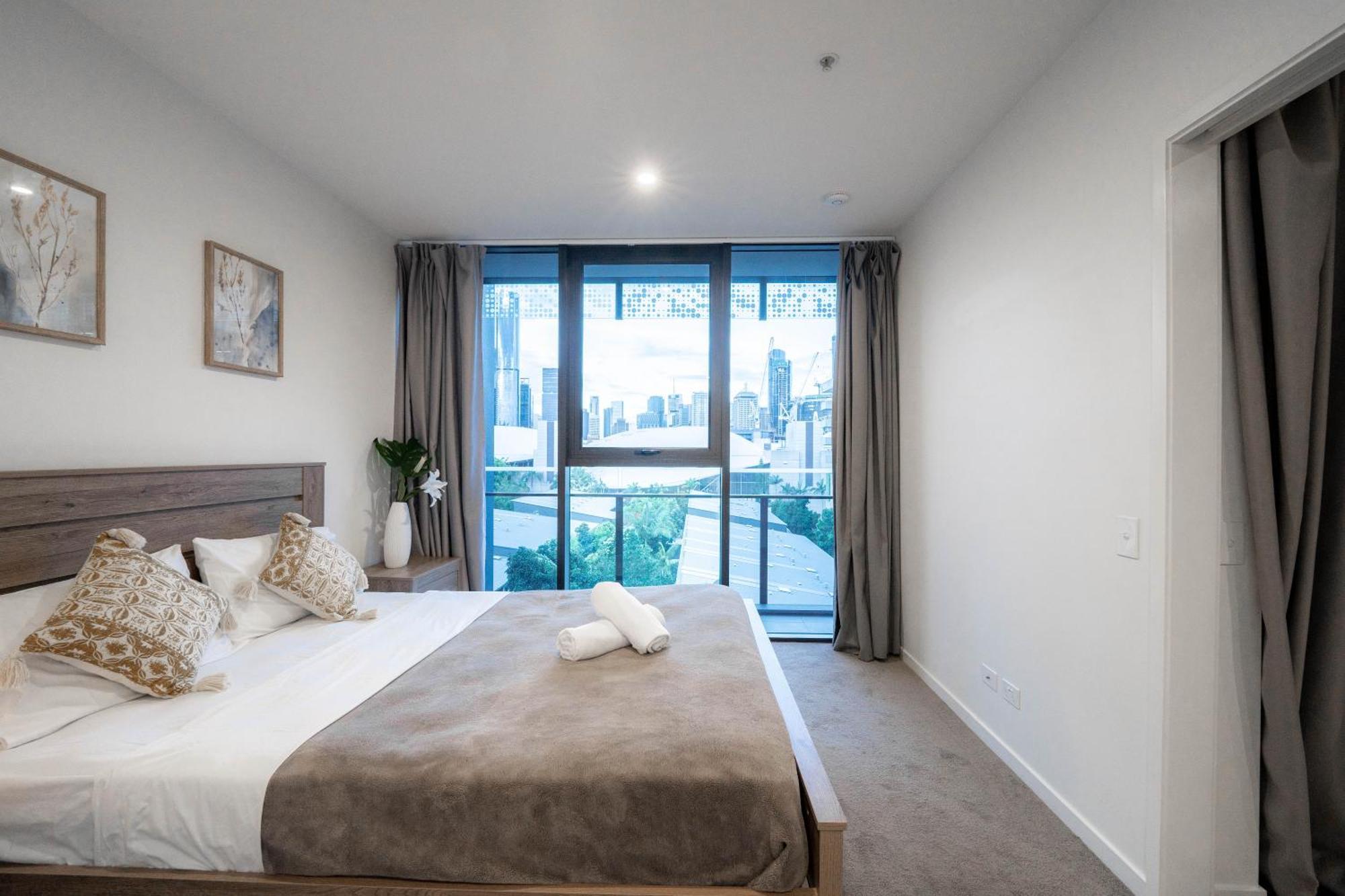 Urban Elegance 2b2b W Parking, Pool South Brisbane