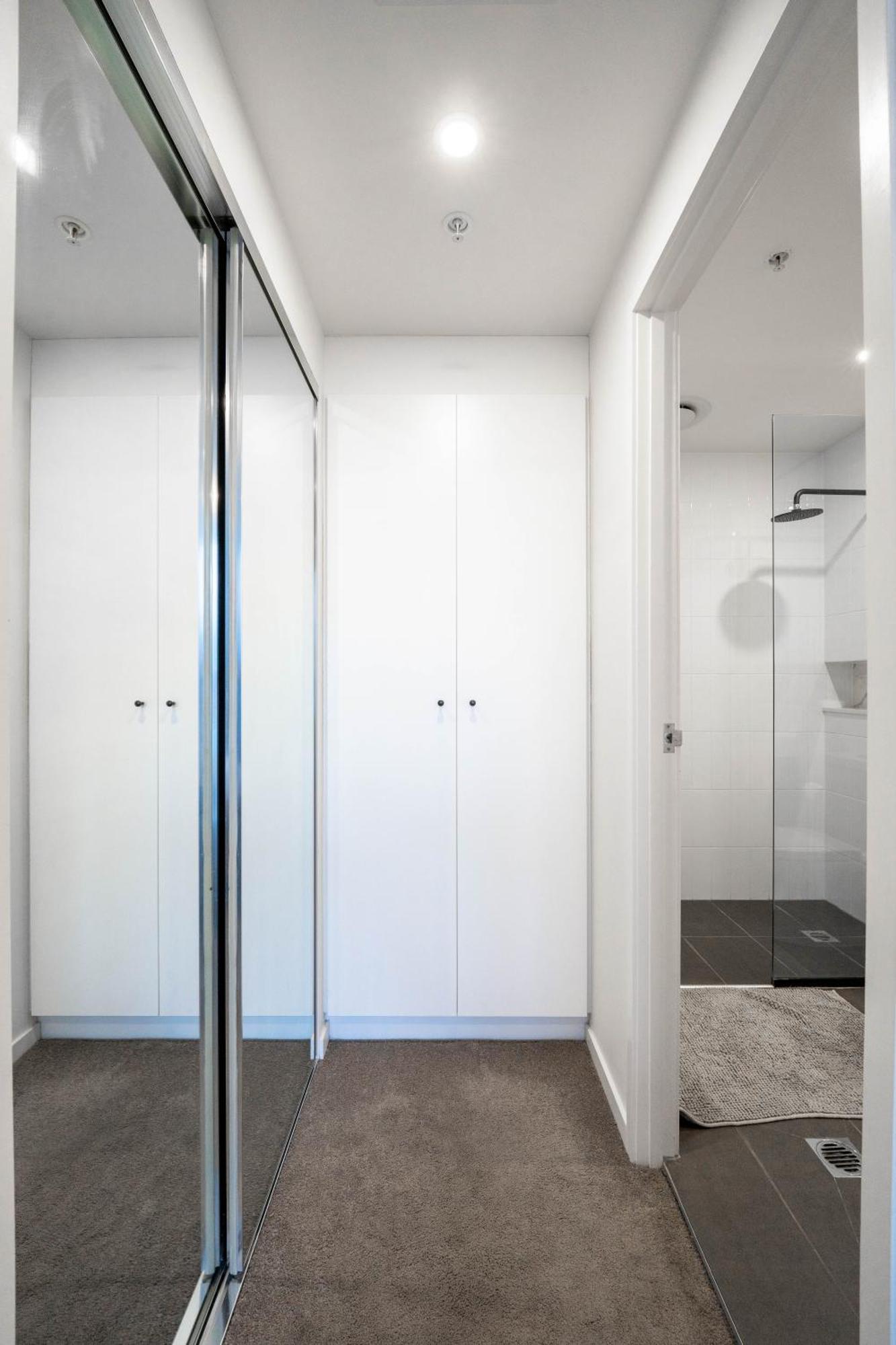 Urban Elegance 2b2b W Parking, Pool South Apartment *